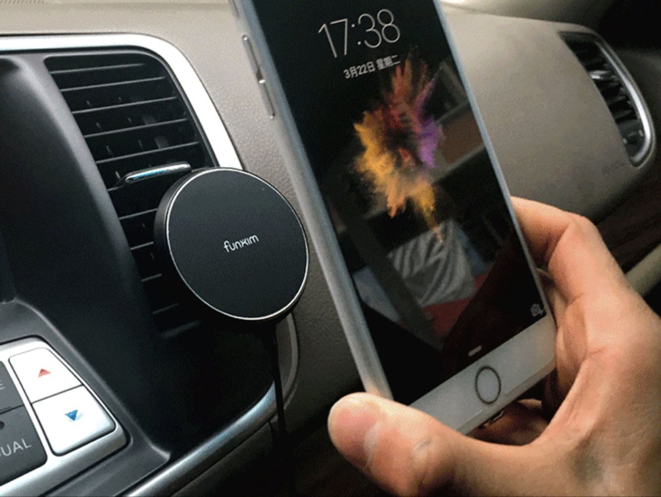 360 Rotation Qi Magnetic Wirelesss Car Charger