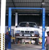 Two Post Auto Car Lift - Wld235m
