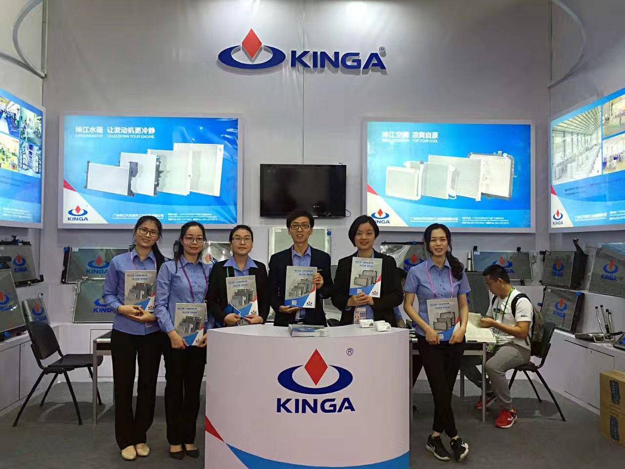 Car Auto Toyota Radiator for Vitz 2010 Mt with Plastic Tank ...